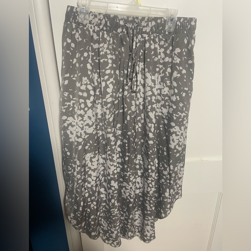 Vera Wang Gray and White A-Line Skirt